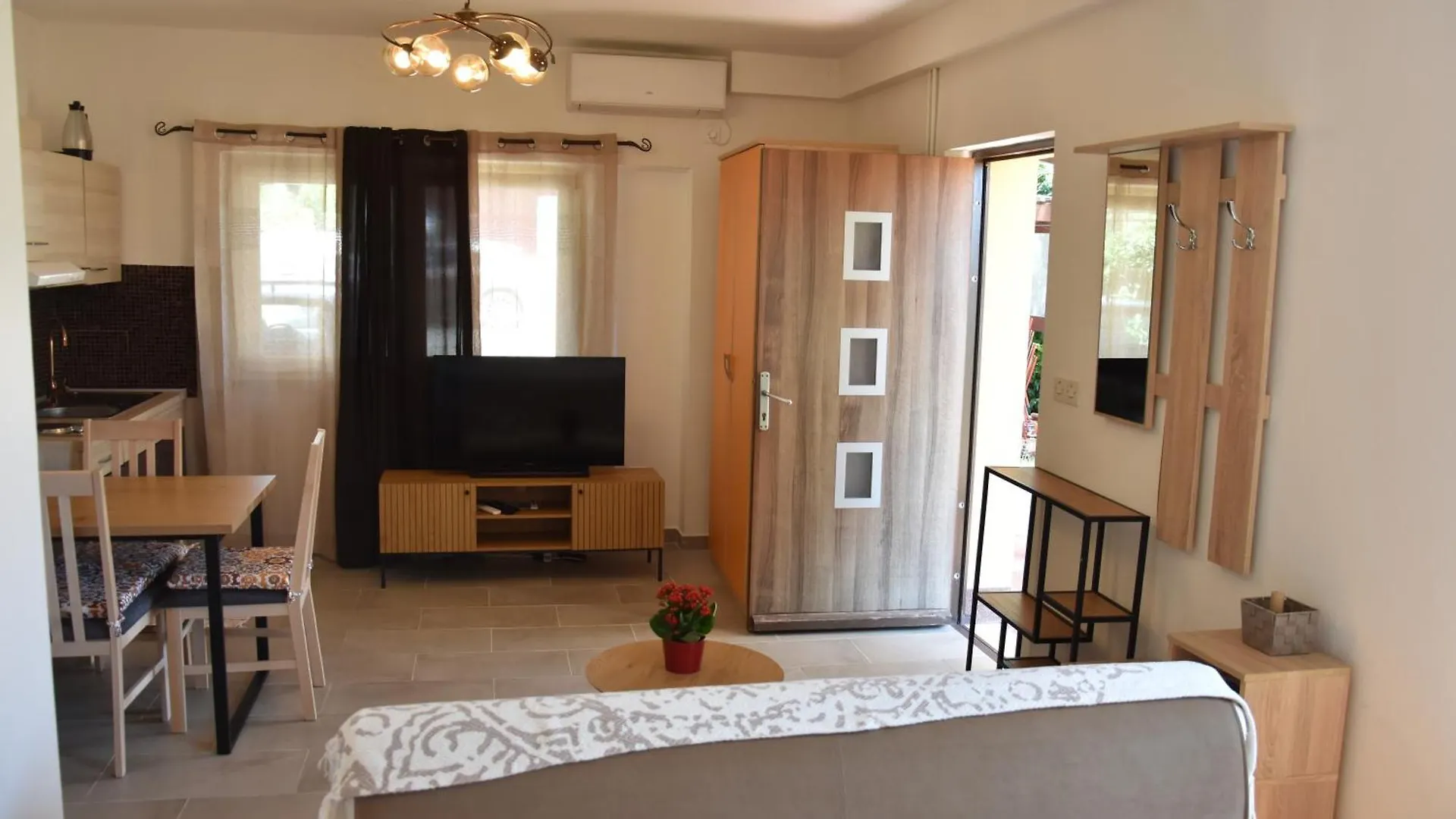 Studio Apartman Sandra Новиград 0*,  Хорватия